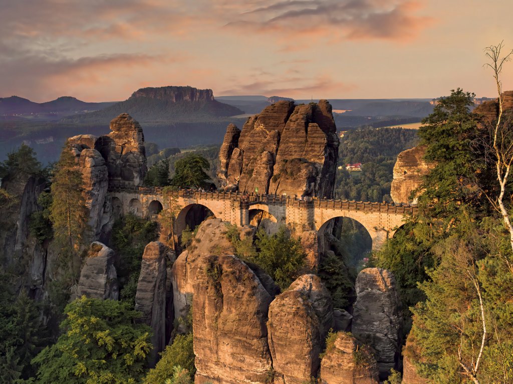 The views in the Saxon Switzerland National Park along make riding the Elberadweg worthwhile.