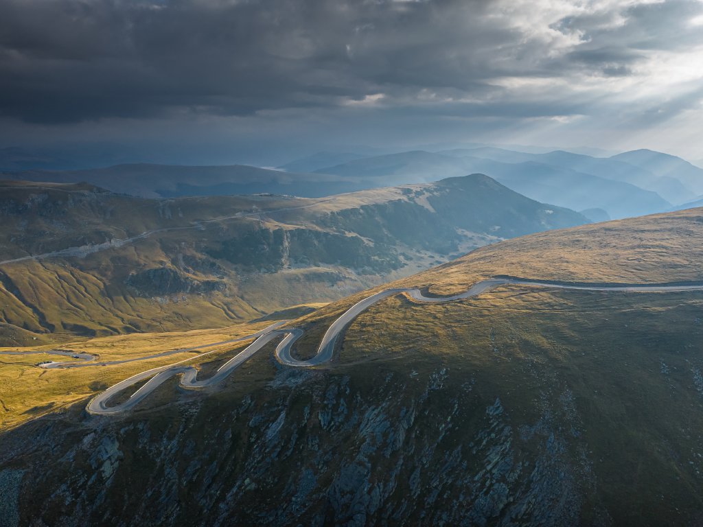 The Transalpina meandering up the Carpathians.