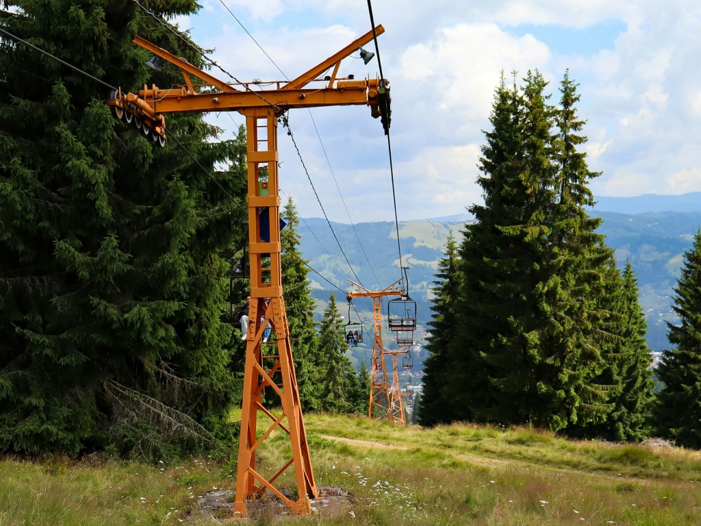 The trail heads out of Vatra Dornei under the ski lifts.