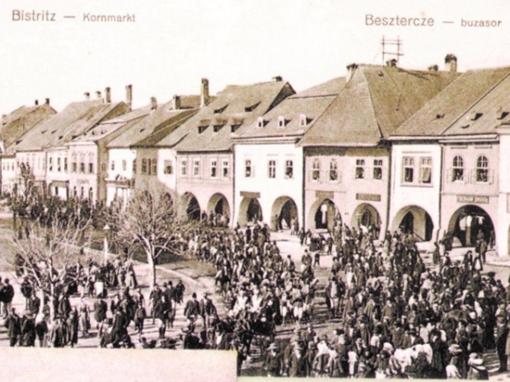 Old postcard showing Bistrița and the Sugălete Row. Unfortunately, it seems these buildings were last restored around the time the postcard was taken, although there are plans for a full restoration in the coming years.