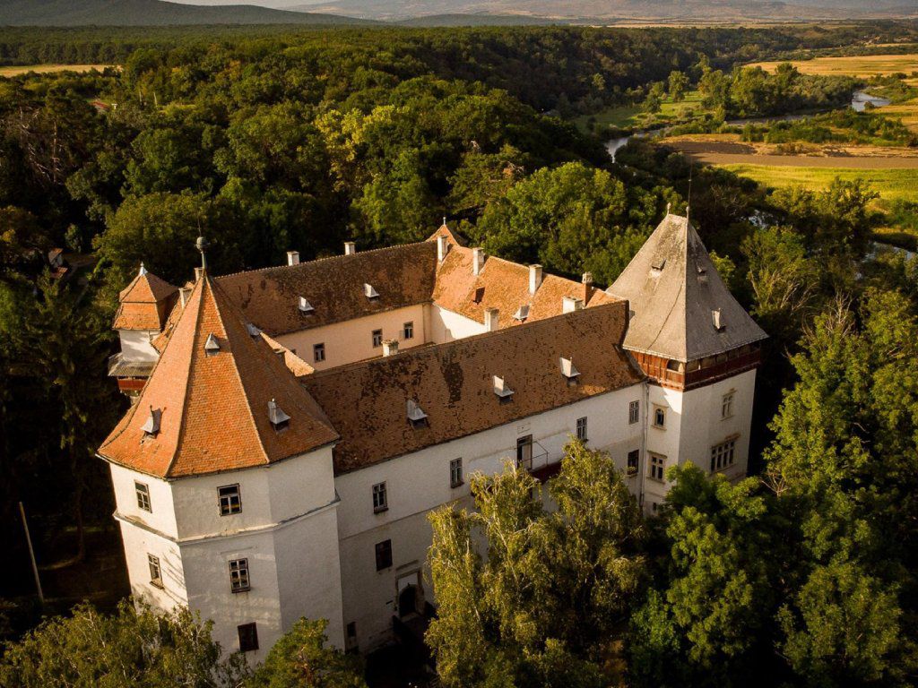 The Kemény Castle in Brâncovenești.