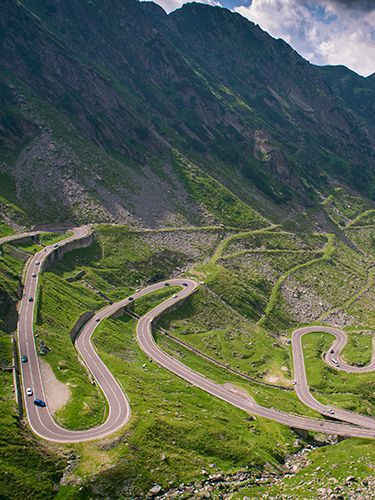 Epic mountain passes: Transfăgărășan and Transalpina